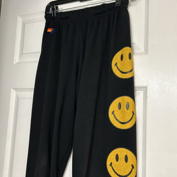 NWOT AVIATOR NATION SMILEY 2 LIGHT WEIGHT SWEATPANTS - BLACK - Picture 6 of 10